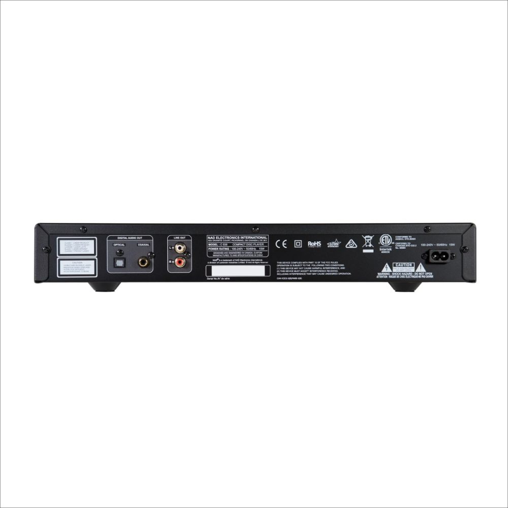 Rückseite des NAD C538 CD-Players mit analogen Cinch-Buchsen sowie optischen und koaxialen Digitalausgängen